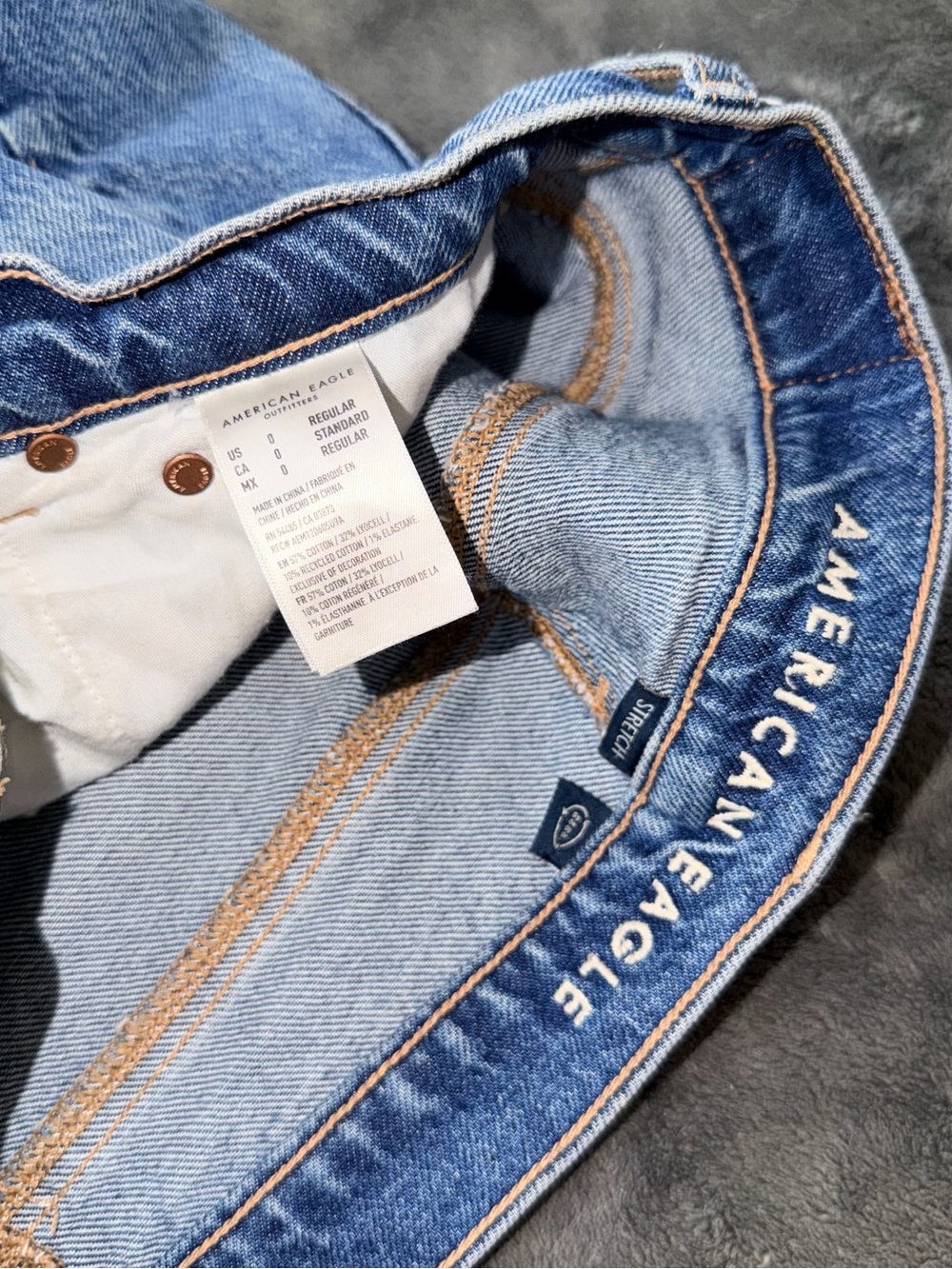 AEO Distressed High-Rise Blue Jeans - Picture 4 of 5